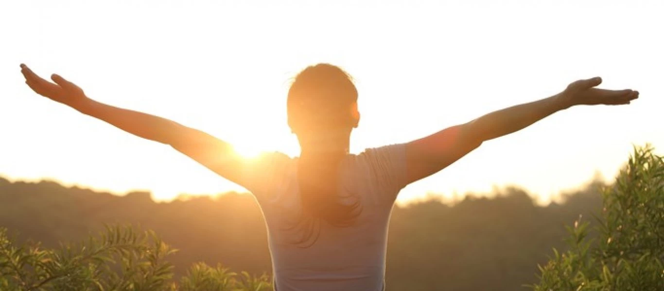 Η ανεπαρκής έκθεση στον ήλιο σχετίζεται με εμφάνιση καρκίνου του παχέος εντέρου σύμφωνα με νέα έρευνα